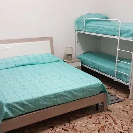 Camera Per 4 Persone Guest house